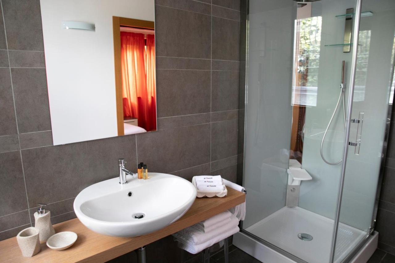 Ai Ronchi B&B Riva di Solto Eksteriør bilde